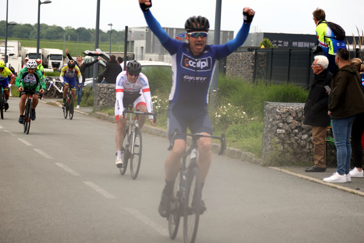 4ème Grand Prix de St Sauveur UFOLEP ( 3ème catégorie )