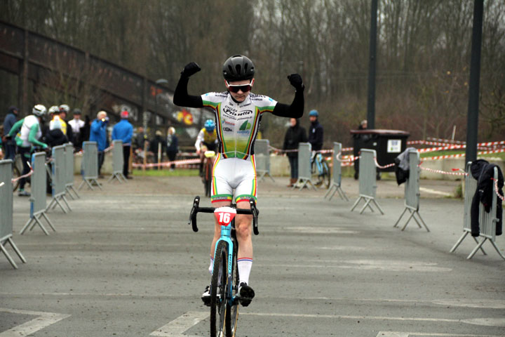 Championnat du Nord cyclo cross UFOLEP à Anzin ( Min Cad Fem )