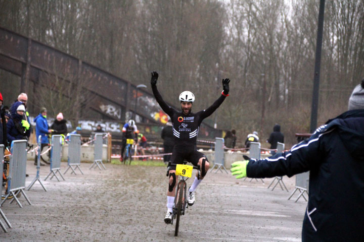 Championnat du Nord cyclo cross UFOLEP à Anzin ( Vet A B et C )