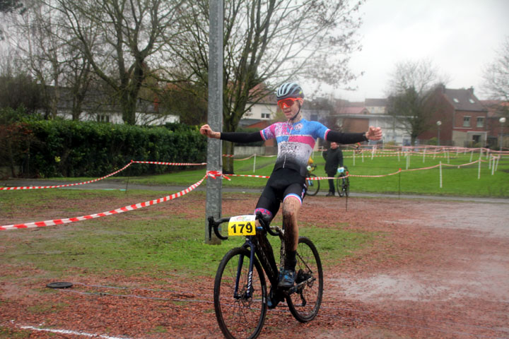 Cyclo cross VTT UFOLEP de Beuvry ( Minimes, Cadets, Féminines )