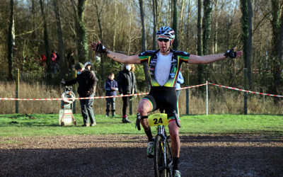 Championnat régional UFOLEP de Cyclo cross à Beuvry ( SEN A B et Jun )