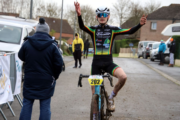 Championnat Départemental Nord UFOLEP Cyclo cross  à Avesnes les Aubert ( Minimes, Cadets et Féminines )